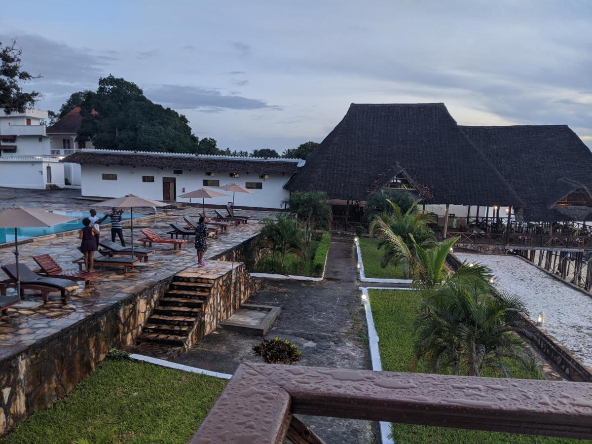 Amaan Ocean Hotel Kihinani Bububu Exteriér fotografie